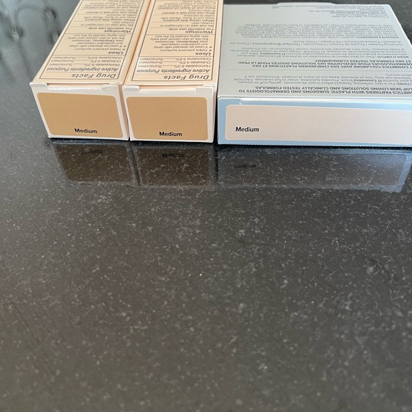 (2) IT cosmetics CC nude glow medium coverage liquid foundations and (1) powder - Picture 3 of 3